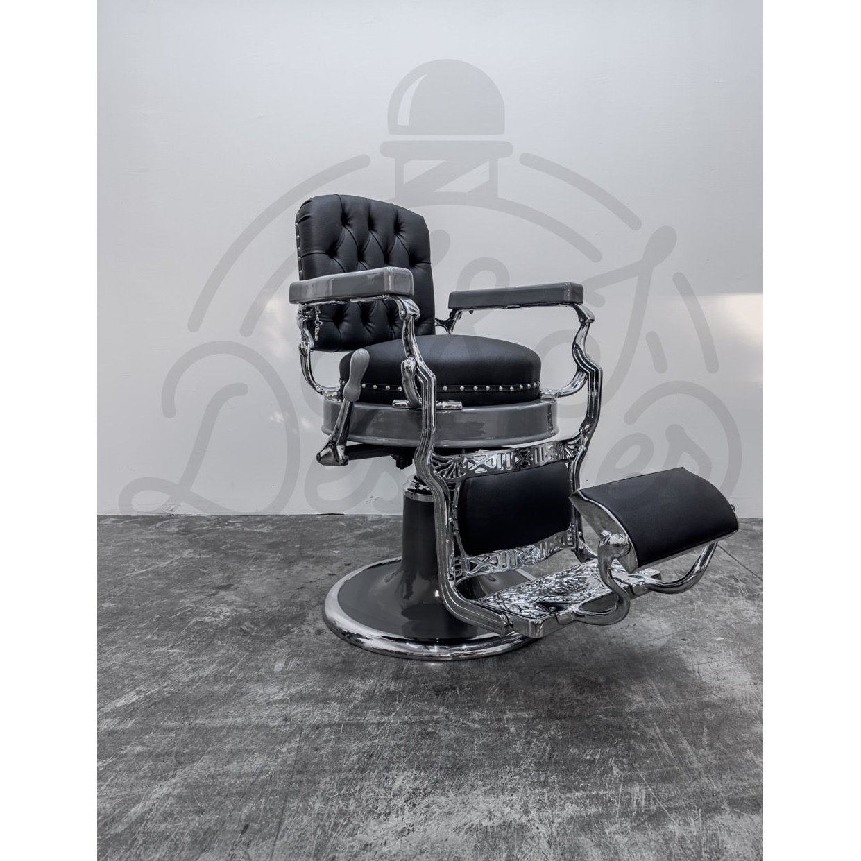 Vintage Round Seat Koken - Chrome on Nardo Gray