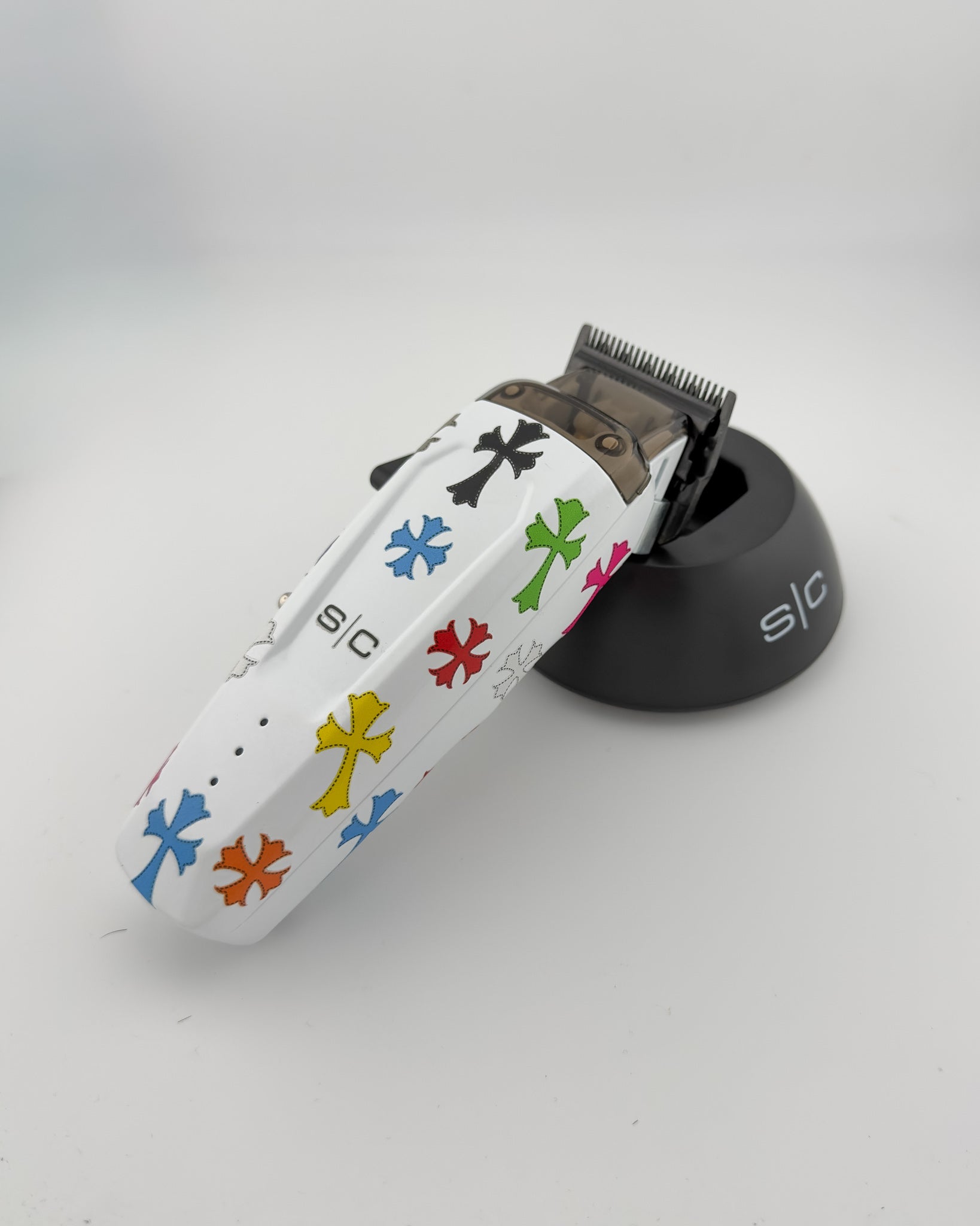 Custom Saber 2.0 Clipper - C. Hearts Multi Color