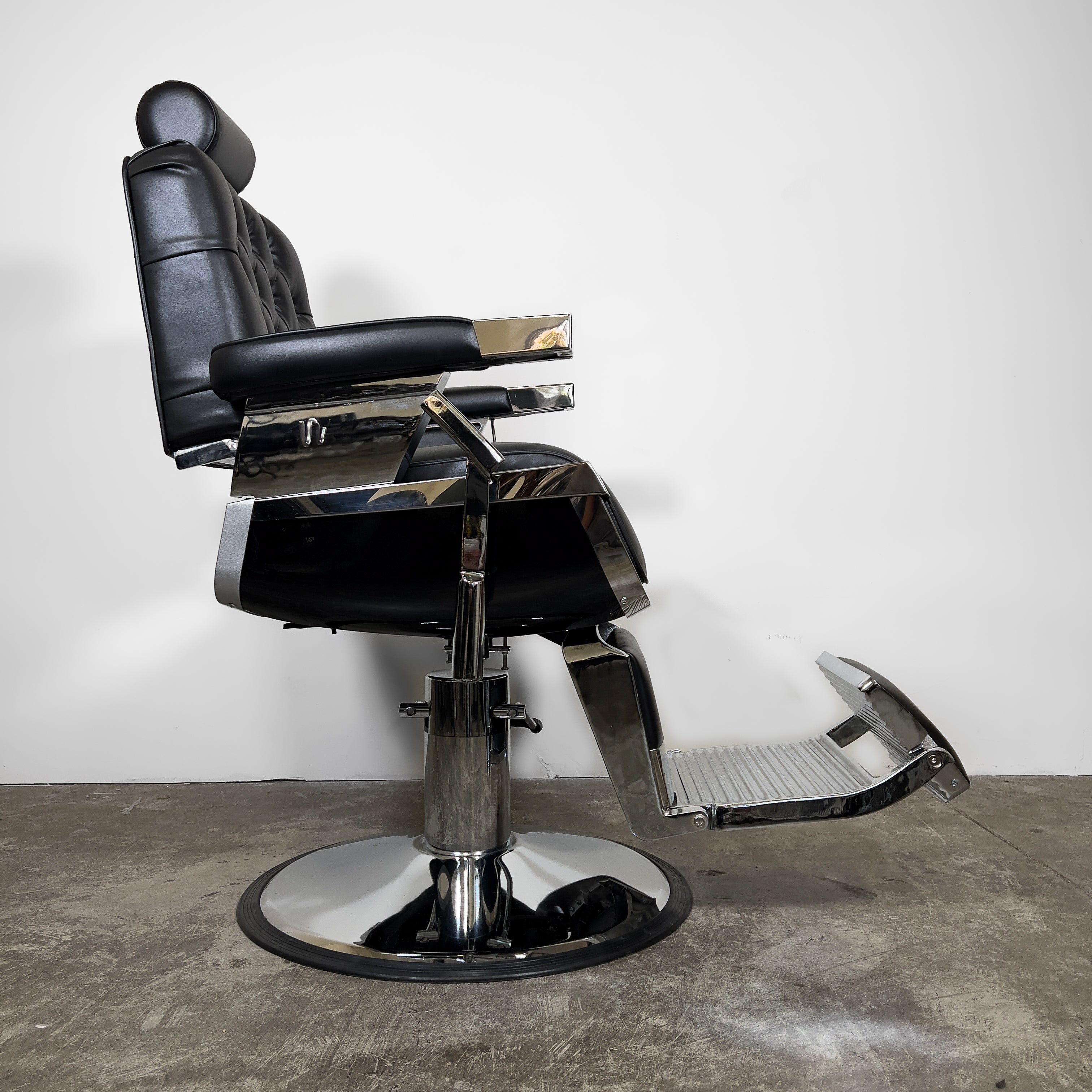 Black Lincoln Barber Chair 