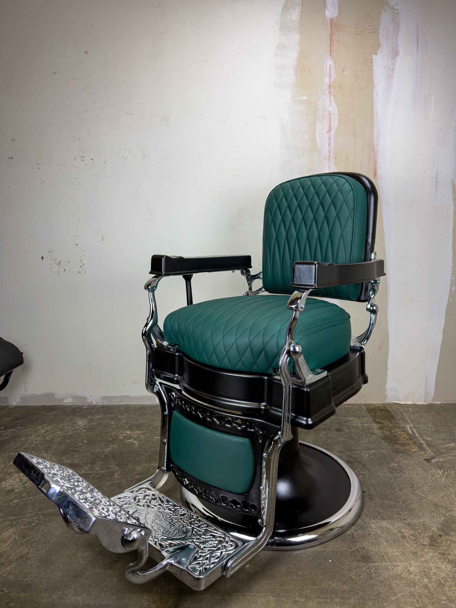 Antique Barber Chairs – Designer Barber Products